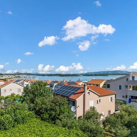 Holiday home Amazing In With House Sea View *